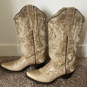 Corral boots